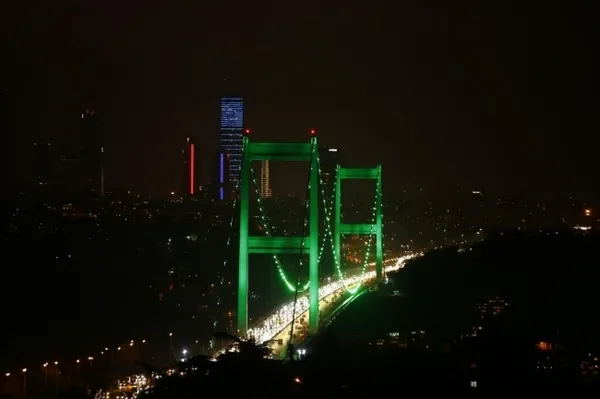 İstanbul'da köprüler neden yeşile büründü? İşte yanıtı - 1
