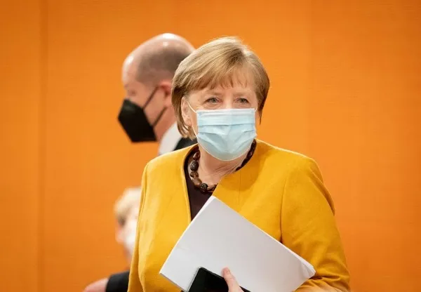 Son dakika: Merkel Kovid-19 tedbirleri konusunda geri adım attı - 3