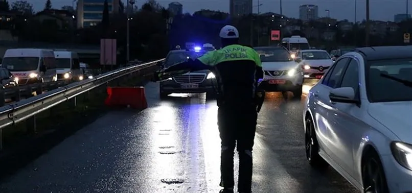 Sürücüler dikkat! 928 araç sürücüsüne 'çakar' cezası!