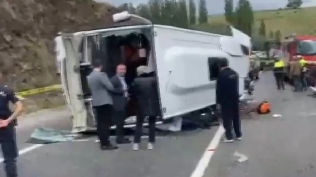 Yozgat'ta yolcu otobüsü devrildi: Ölü ve yaralılar var