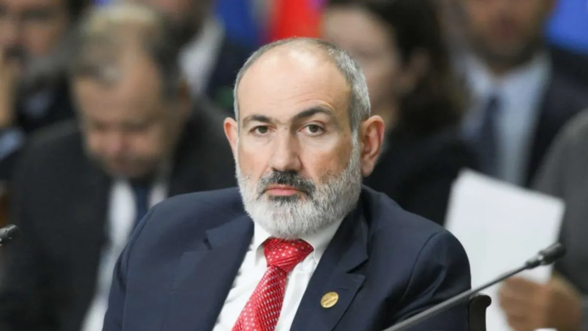 Türk bayrağını yakmışlardı: Paşinyan'dan alçak harekete kınama