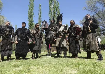 Deliler filmi geliyor! Diriliş'in eski oyuncusu Cem Uçan'ın da oynadığı Deliler filmi ne zaman vizyona girecek?