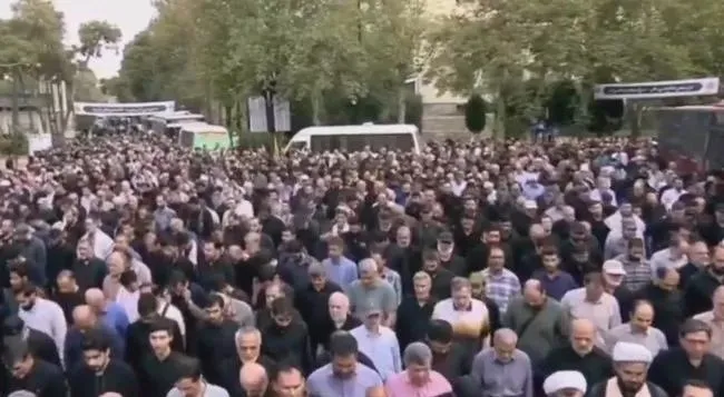 Şehit İsmail Haniye için Tahran’da cenaze töreni! Cenaze namazını Hamaney kıldırdı