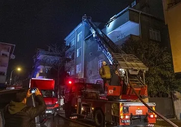 İstanbul'da yangın paniği! Mahalleli sokağa döküldü