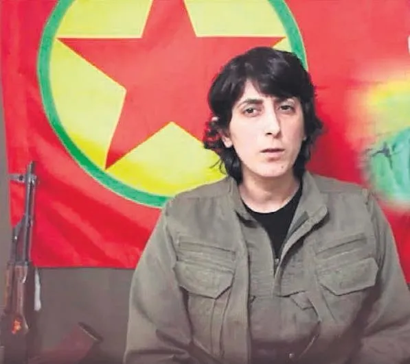 CHP’nin ’gazeteci’ diye sahip çıktığı terörist Zozan Tolan kod Dilşah Ercan dağdan silahıyla poz verdi