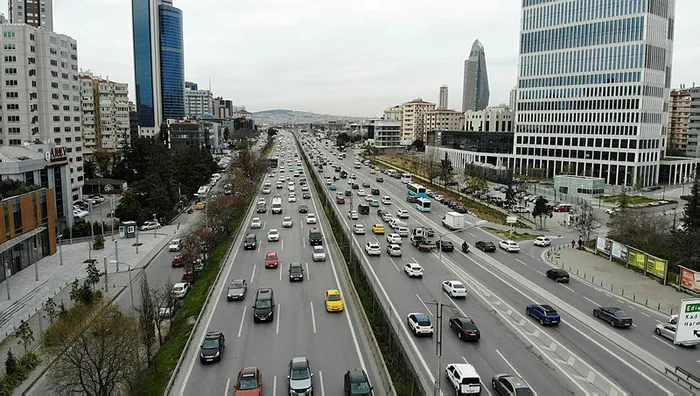 Son dakika: İstanbul'da ilk iftar öncesi trafik yoğunluğu! Havadan böyle görüntülendi - 1