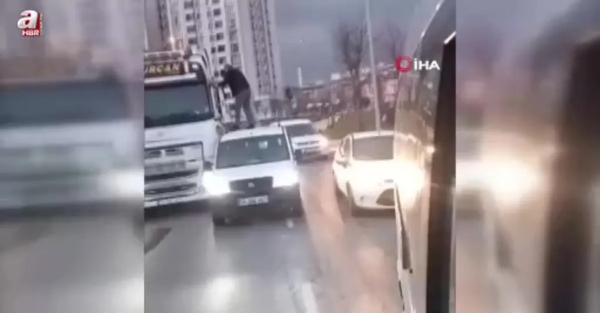 Aracın tavanına çıkıp tırcıyı darbettiler