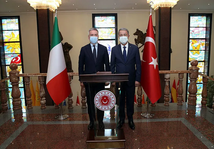 Son dakika: Bakan Hulusi Akar ile İtalyan mevkidaşı Lorenzo Guerini'den kritik görüşme - 1
