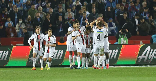 Kırmızı kart ve bir penaltının olduğu Trabzonspor-Beşiktaş derbisinde puanlar paylaşıldı! MAÇ SONUCU: Trabzonspor 1-1 Beşiktaş - 5