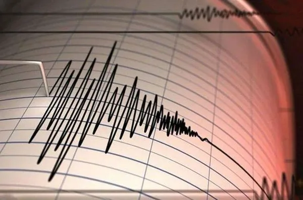 Azerbaycan, İran ve Van sınırında deprem! AFAD büyüklüğünü 5,6 olarak duyurdu