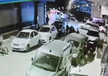 Sınıf arkadaşını dövüp babasını tehdit ettiler! Yer: Esenyurt