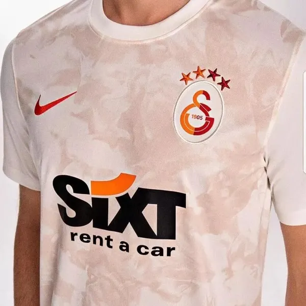 galatasarayin-3-formasi-tanitildi-1631622524763.jpeg Galatasaray'ın 3. forması tanıtıldı! Dikkat çeken detay - 2
