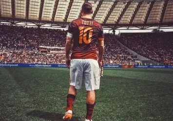 Roma'nın efsane kaptanı Totti 40 yaşında