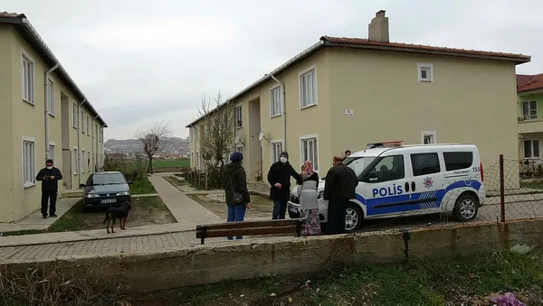 Edirne şoke eden olay! Balkona bağlanan köpek ipe asılı halde ölü bulundu - 5