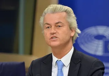 Aşırı sağcı Wilders'ten Hollanda'da camileri kapatma vaadi