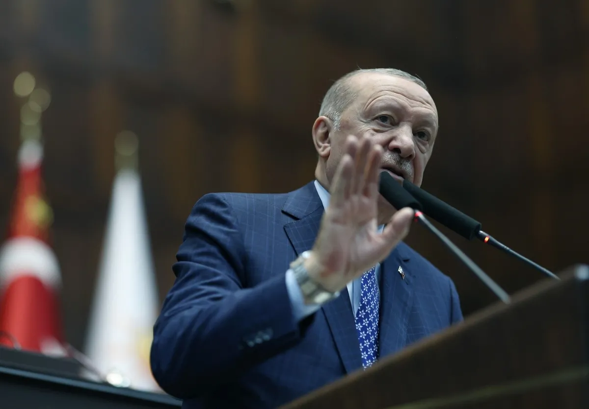 1792686601484.jpeg Başkan Erdoğan'ın kravatındaki ayrıntı dikkat çekti! Çiçek deseni değil KAAN çıktı - 1
