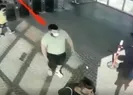 Metrobüste cep telefonu hırsızı kamerada