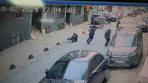 silahli-saldiridan-son-anda-kurtulan-ak-partili-aziz-yeniay-bu-saldiri-net-bir-teror-saldirisidir-1707983982658.jpg Silahlı saldırıdan son anda kurtulan AK Partili Aziz Yeniay: Bu saldırı net bir terör saldırısıdır - 1