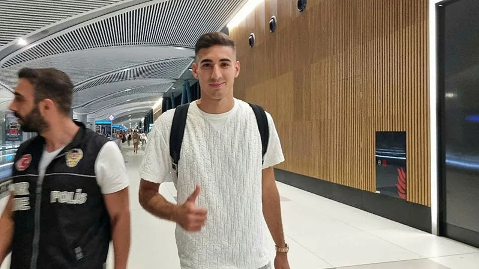 Fenerbahçe’nin yeni transferi Mert Müldür İstanbul’da!