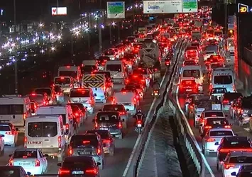 Megakentte trafik durma noktasında! Yoğunluk yüzde 89'a ulaştı