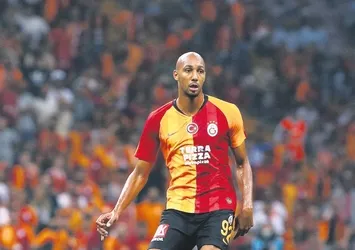 Galatasaray'da Nzonzi imzayı atıyor