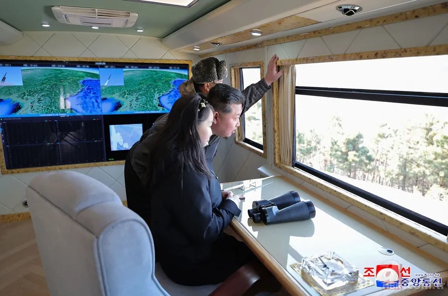 Kuzey Kore'de güç savaşında kritik hamle! Kim Jong-un o ismi terfi ettirdi 13