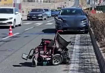 Kayseri'de otomobil akülü araca çarptı