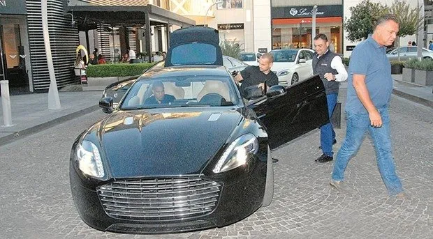 Sneijder’in 1.5 milyon liralık yeni otomobili