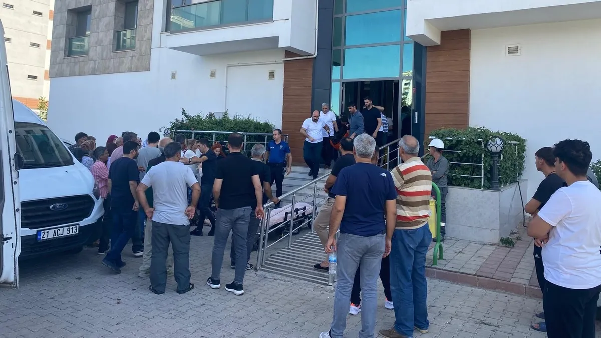 Elektrik akımına kapılan görevli hayatını kaybetti