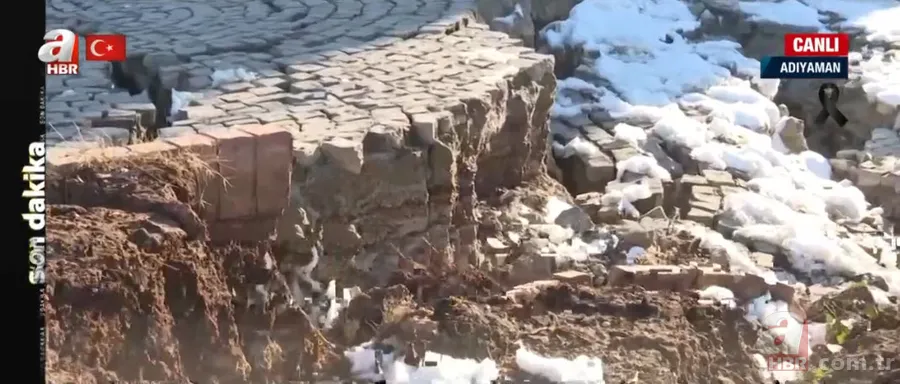 Depreme ait yeni görüntüler ortaya çıktı! İşte gökyüzünde ortaya çıkan ışık hüzmesi ve sallantı anı 14