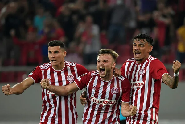 Fenerbahçe’nin grubunda Olympiakos Royal Antwerp’i 2-1 yendi