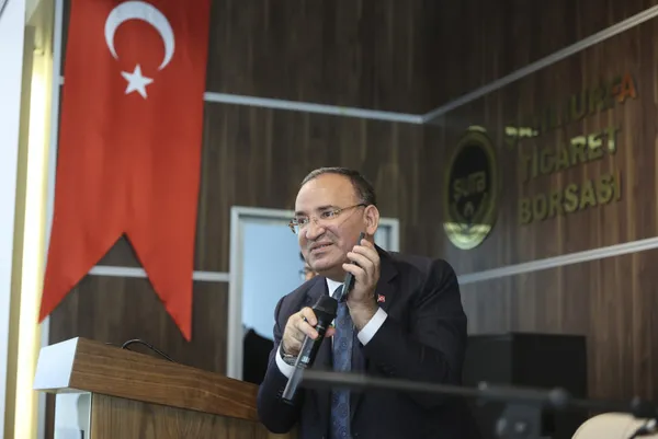 baskan-erdogan-sanliurfalilara-hitap-etti-gayretiniz-bana-sifa-kaynagi-oldu-1682679964637.jpg Başkan Erdoğan Şanlıurfalılara hitap etti: Gayretiniz bana şifa kaynağı oldu - 2