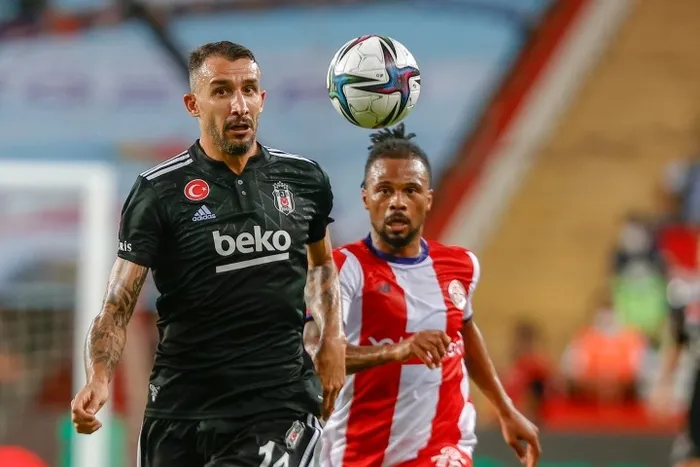 Sergen Yalçın kötü haberi duyurdu! 5-6 hafta oynayamayabilir