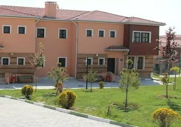 24 yılda 13 çocuğun koruyucu annesi oldu