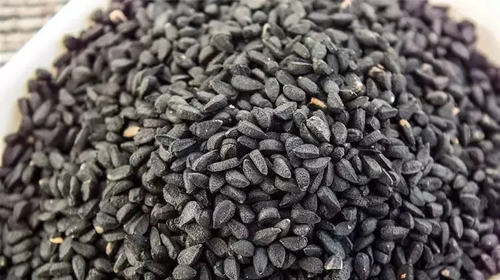 kabizligin-dogal-ilaci-yogurdun-icine-koyup-kasik-kasik-yiyin-gunde-2-kez-1712751878882.jpeg Kabızlığın doğal ilacı! Yoğurdun içine koyup kaşık kaşık yiyin! Günde 2 kez... - 1