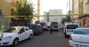 Baba dehşeti! Makasla delik deşik etti