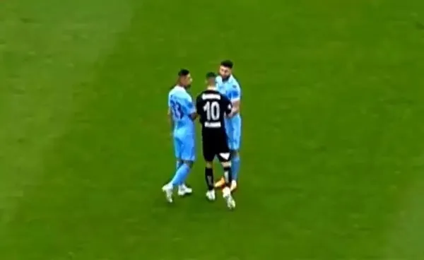 trabzonspor-adana-demirspor-macinda-belhandadan-olay-hareket-erman-toroglundan-flas-sozler-1678633196381.jpeg Trabzonspor - Adana Demirspor maçında Belhanda'dan olay hareket! Erman Toroğlu'ndan flaş sözler - 1