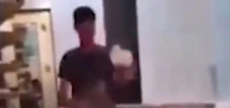 Van’da ekmek fırınında skandal görüntüler! Ekmek hamuru ile top gibi oynadı