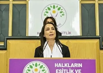 DEM'li Tülay Hatimoğulları Gazi Meclis'te hadsizliğe büründü: Öcalan'a özgürlük istedi! Müslümanları hedef aldı
