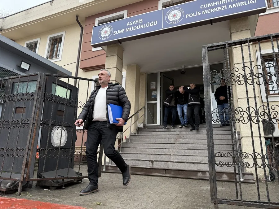 bungalov-tatilinde-kanli-son-21-yasindaki-gencin-oldurulmesi-davasinda-karar-1773416345865.jpg Bungalov tatilinde kanlı son: 21 yaşındaki gencin öldürülmesi davasında karar - 4