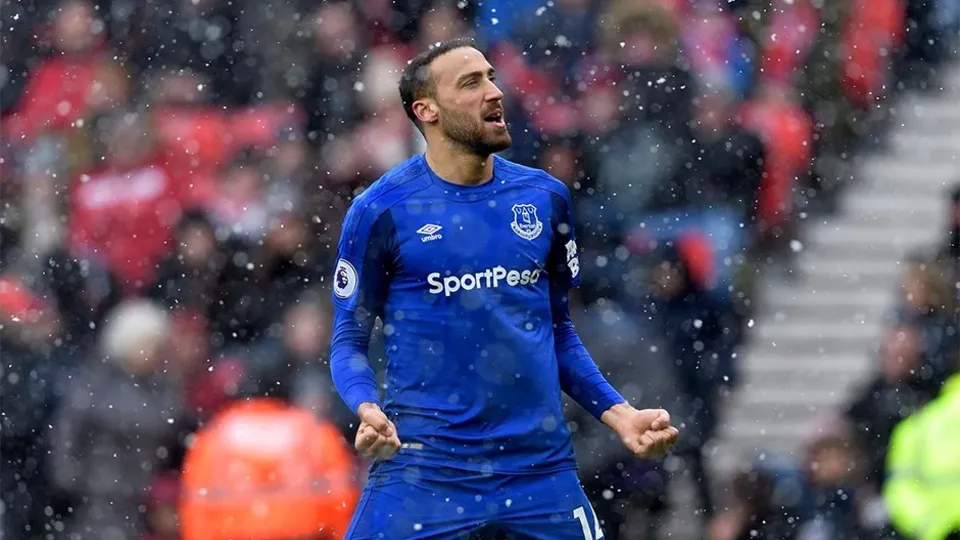 Cenk Tosun İngiltere'yi salladı!