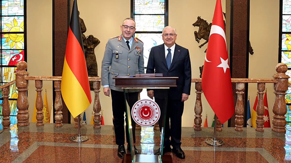 Bakan Güler Almanya Genelkurmay Başkanı Breuer'i kabul etti