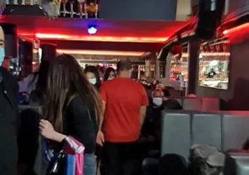 İzmir'de koronavirüs önlemlerini hiçe sayan 42 kişiye ceza kesildi!
