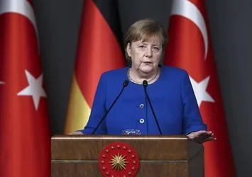 Son dakika: Merkel'den Türk toplumu yorumu
