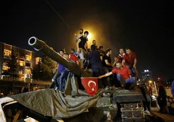 15 Temmuz'daki "imanın gücünden" etkilendi Müslümanlığı seçti