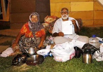 Evini satan yaşlı çifti gelinleri dolandırdı