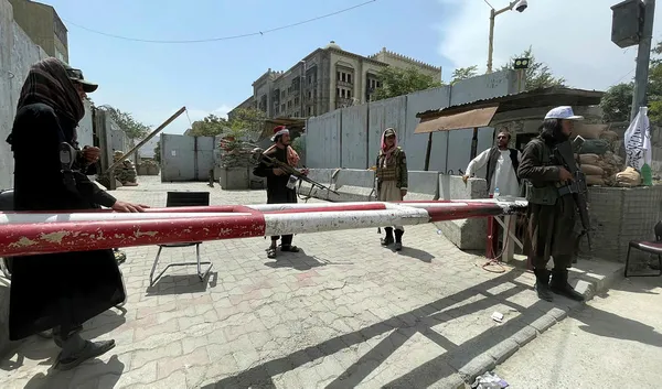 afganistanda-taliban-ilk-kez-basin-toplantisi-duzenledi-intikam-amaci-gutmeyecegiz-ve-kimsenin-evine-girilmeyecek-1629214375597.jpg Afganistan'da Taliban ilk kez basın toplantısı düzenledi: İntikam amacı gütmeyeceğiz ve kimsenin evine girilmeyecek - 2