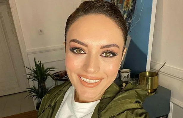 Kemal Kahraman Ezgi Mola olayı nedir? Ezgi Mola'nın diş macunu reklamındaki partneri Kemal Kahraman kimdir? - 5