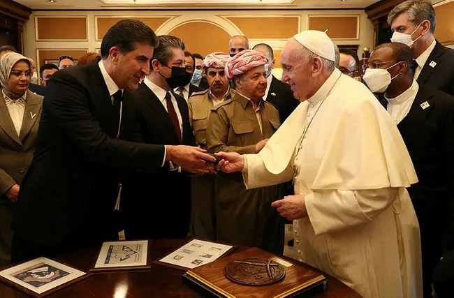 Papa ziyaretinde harita rezaleti! Türkiye’nin doğusunun da Irak Kürt Bölgesi topraklarına dahil edildi