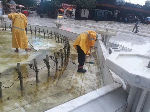 İBB havuzu temizlemeyince ilçe belediyesi kolları sıvadı - 1